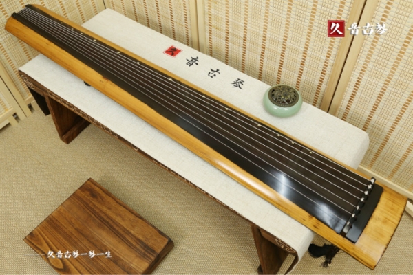 黄南藏族自治州高级精品演奏古琴【枯木龙吟式】