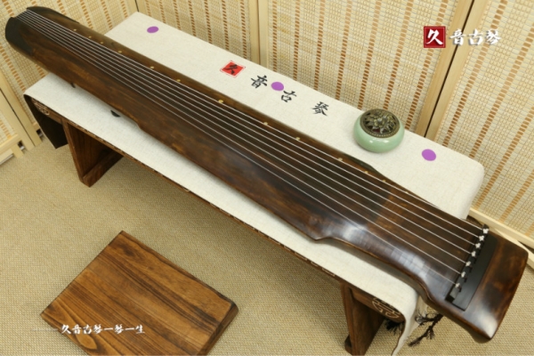 黄南藏族自治州高级精品演奏古琴【断纹仲尼式】