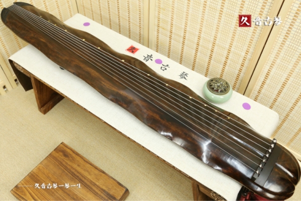 黄南藏族自治州高级精品演奏古琴【断纹蕉叶式】